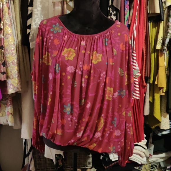 Free People 💗 Berry Combo Pink floral print ruffle accent puff sleeve top - Picture 3 of 10